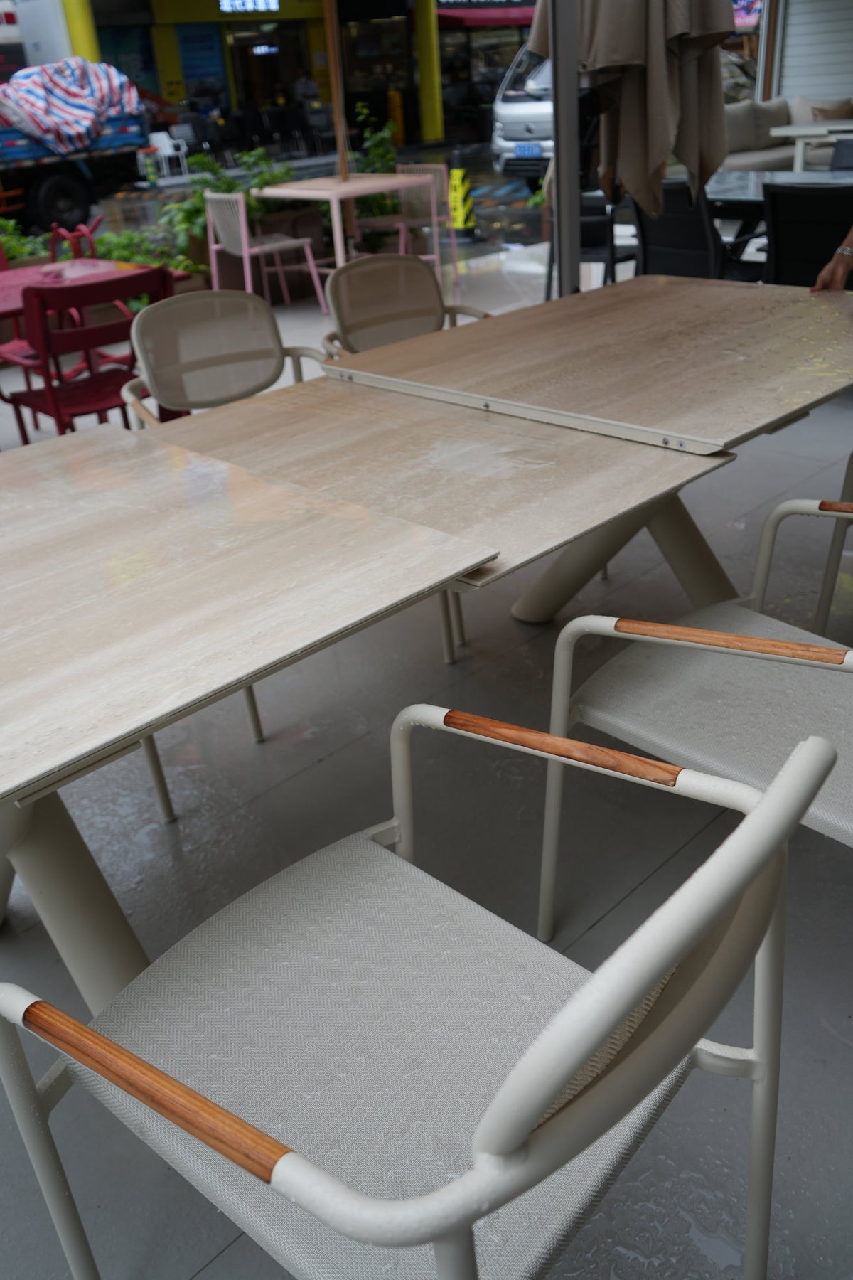Social Extend Table (8 - 10 seater)