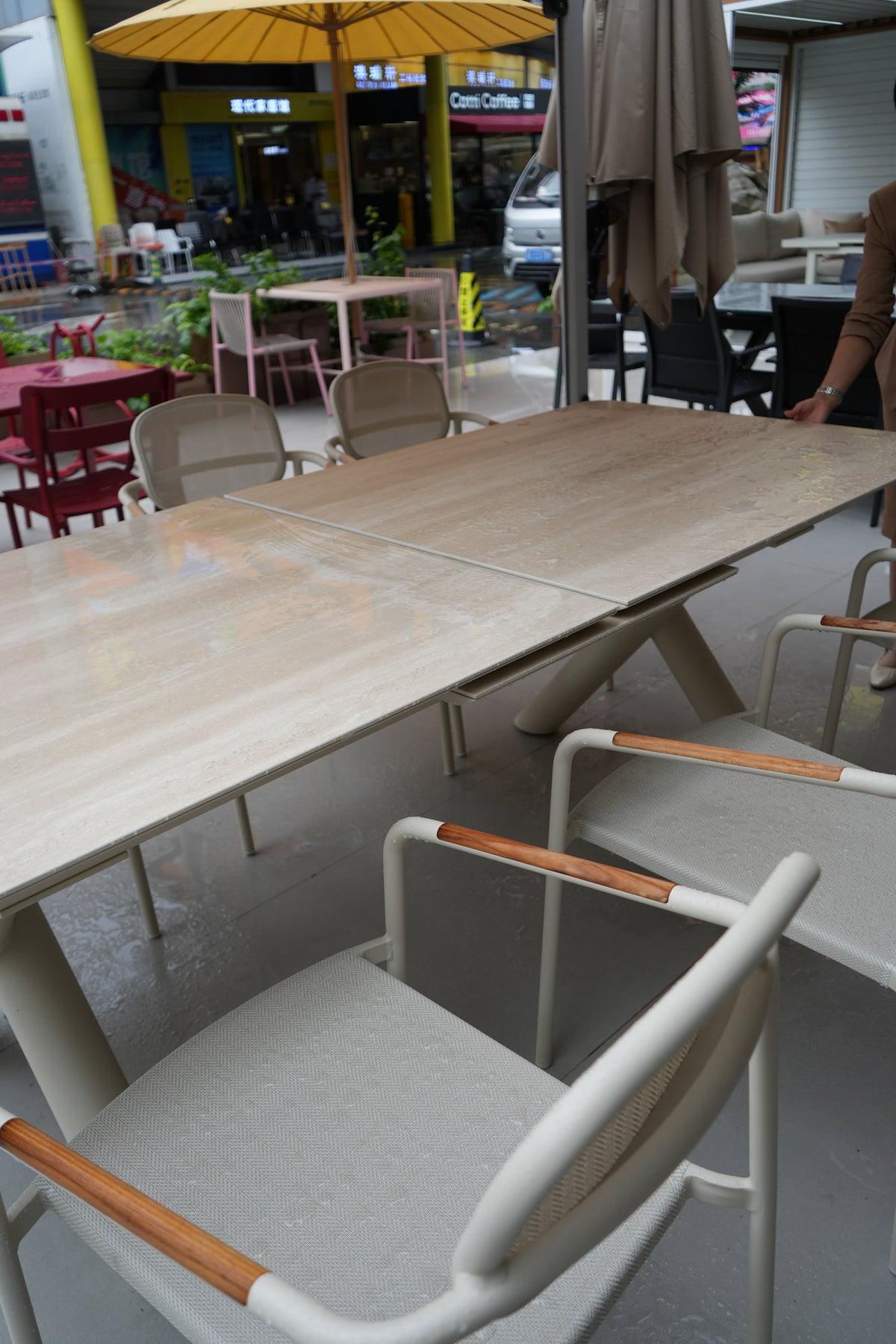 Social Extend Table (8 - 10 seater)