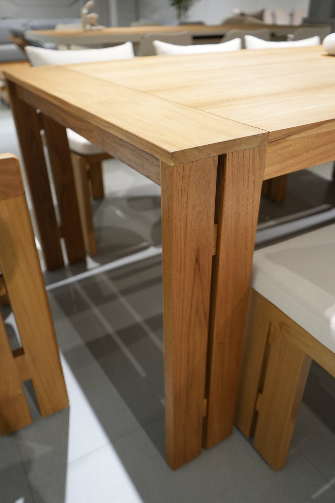 Amalfi Dining Table