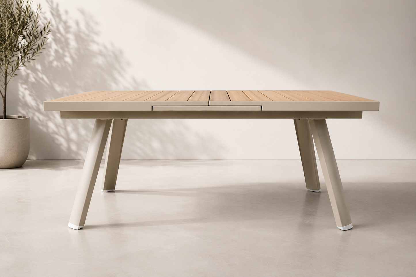 Social Extend Table (6-8 Seater)