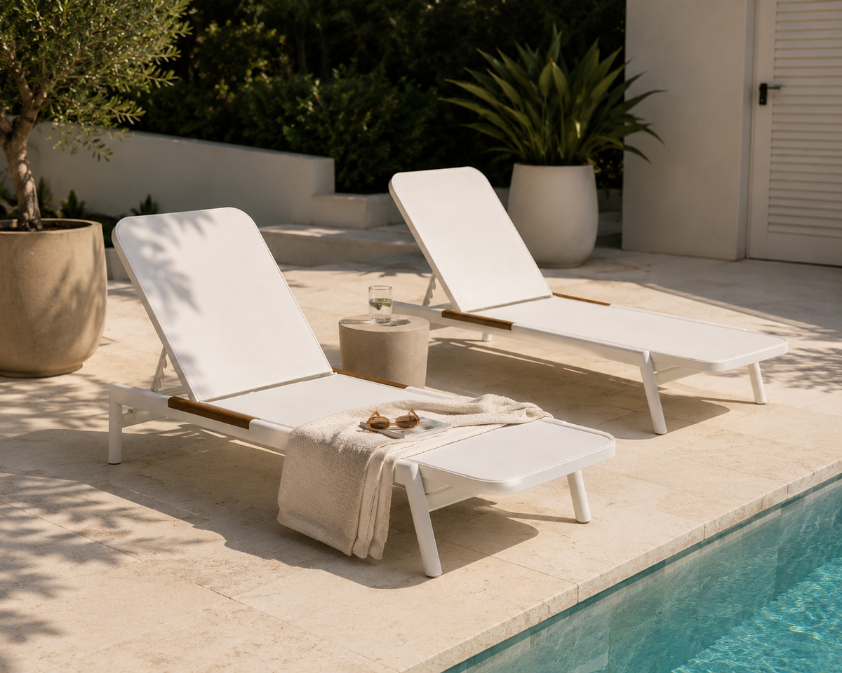 Social Breeze Sun Lounger