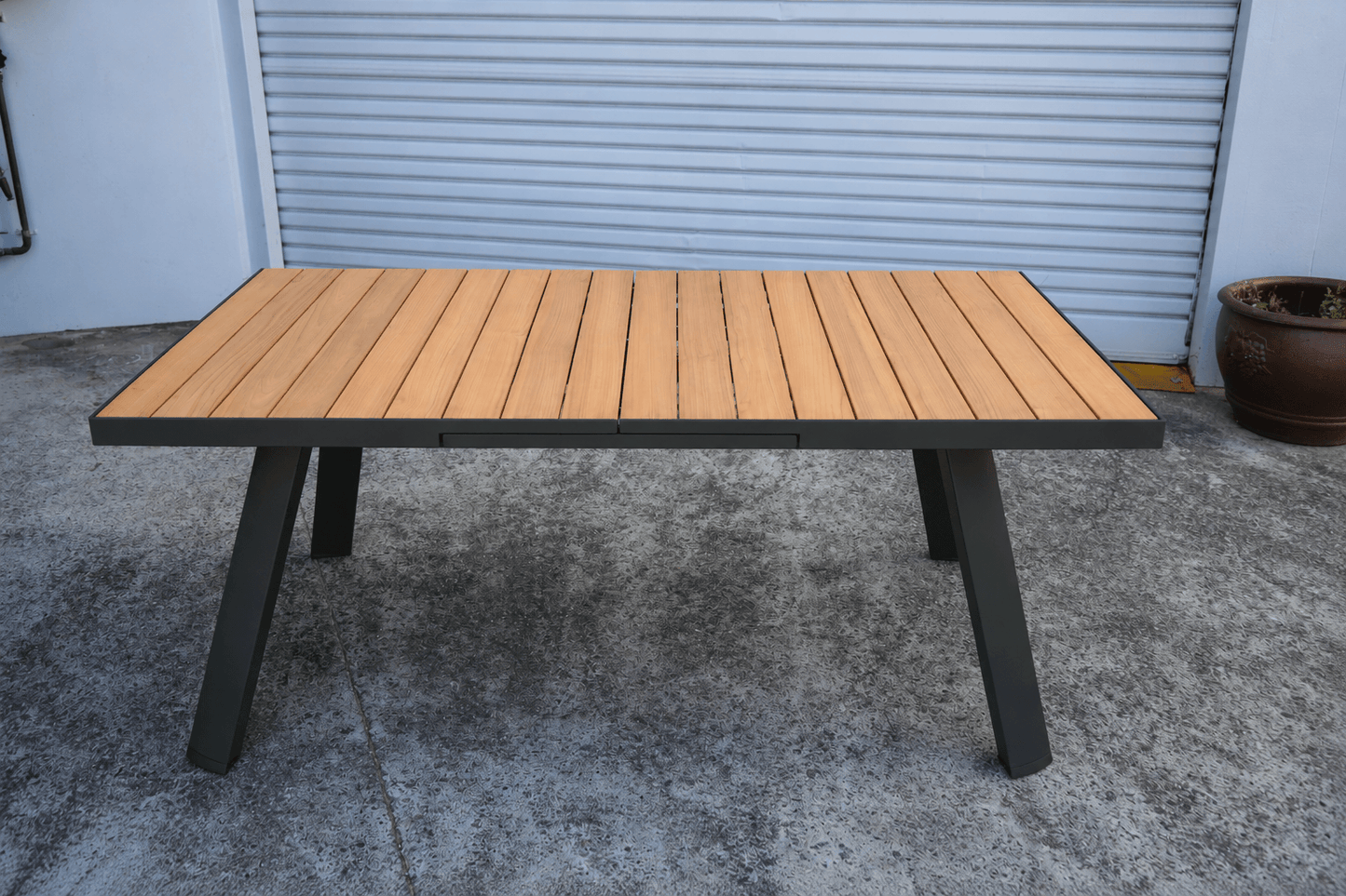The Social Extend Table - Outdoor