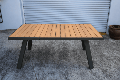 The Social Extend Table - Outdoor